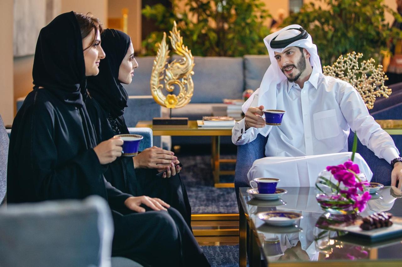 Centara West Bay Hotel & Residences Ad-Dauha Zewnętrze zdjęcie Arab people drinking Arabic coffee