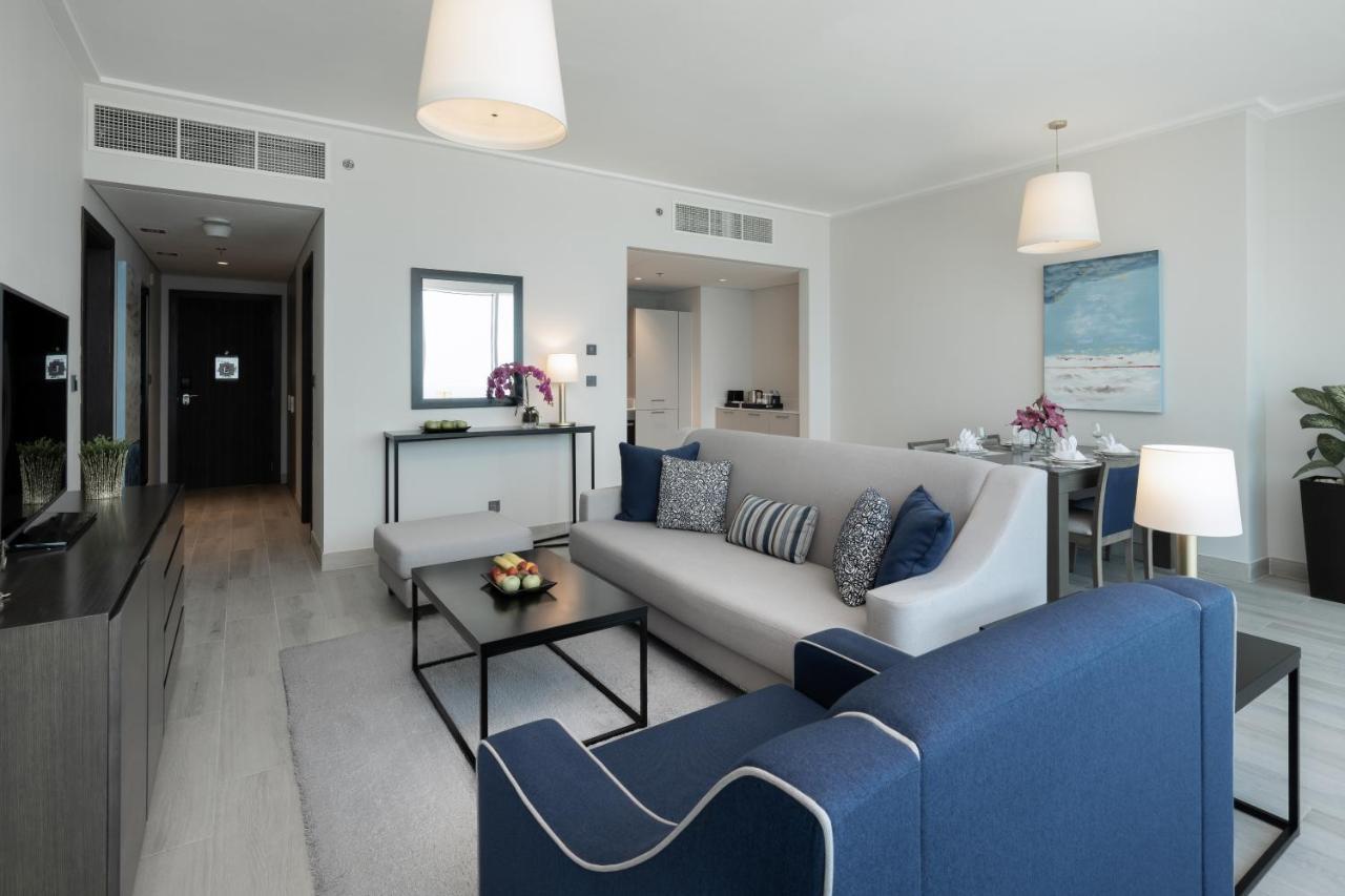 Centara West Bay Hotel & Residences Ad-Dauha Zewnętrze zdjęcie A living room at the Address Downtown Hotel